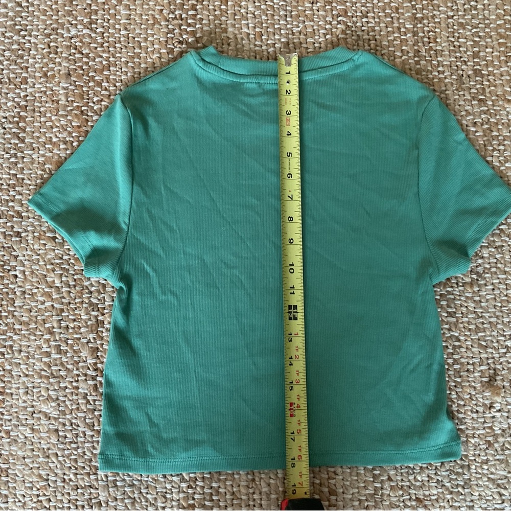 Women’s small green cropped Ford mustang top - Picture 5 of 6